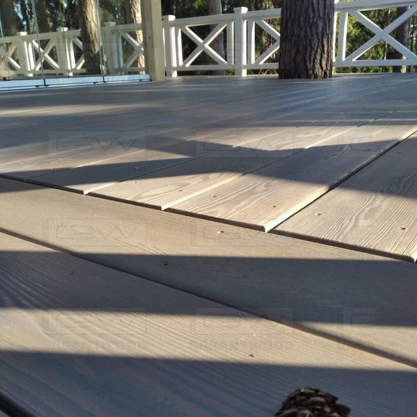 Фото смонтированных террас из лиственницы, купленной у нас